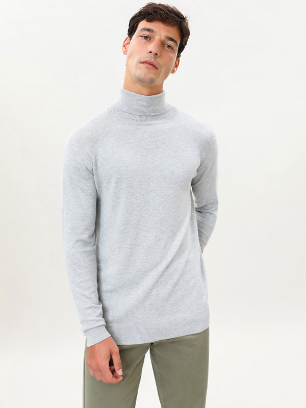 Basic turtleneck sweater