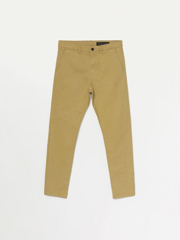 Pantalón chino comfort slim - Pantalones Chinos - PANTALONES - TODA LA  COLECCIÓN - HOMBRE - | Lefties ESPAÑA