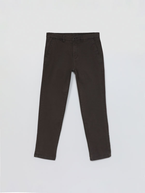 Pantalones chinos de hombre | Lefties Nueva Colección