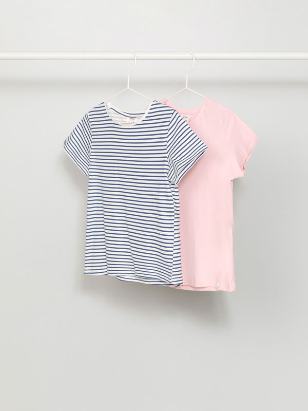 2-Pack of basic plain and printed short sleeve T-shirts