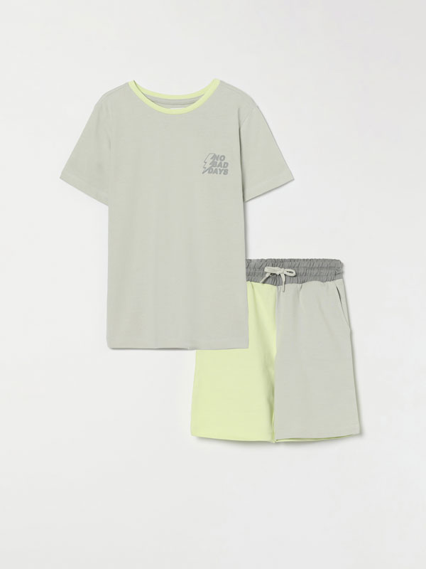 Conjunto de t-shirt e calções bermudas color block