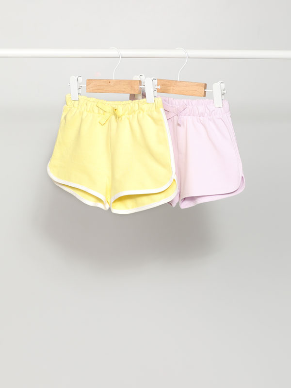 2-Pack of plain and contrast plush shorts