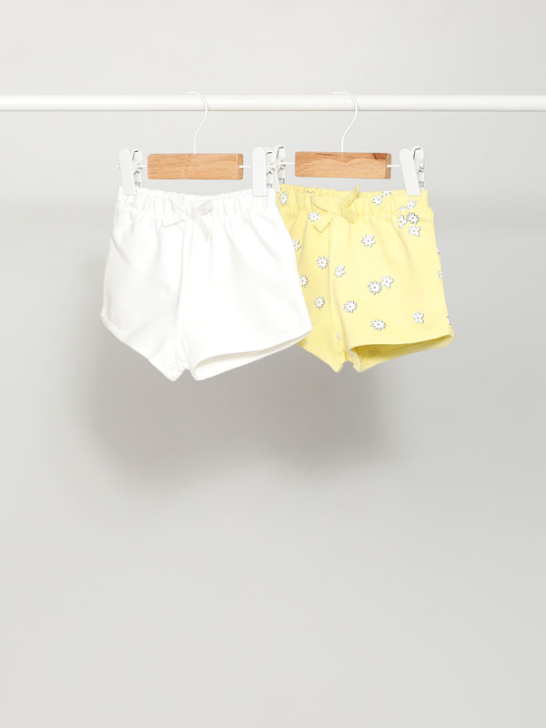 2-Pack of basic plain and printed shorts