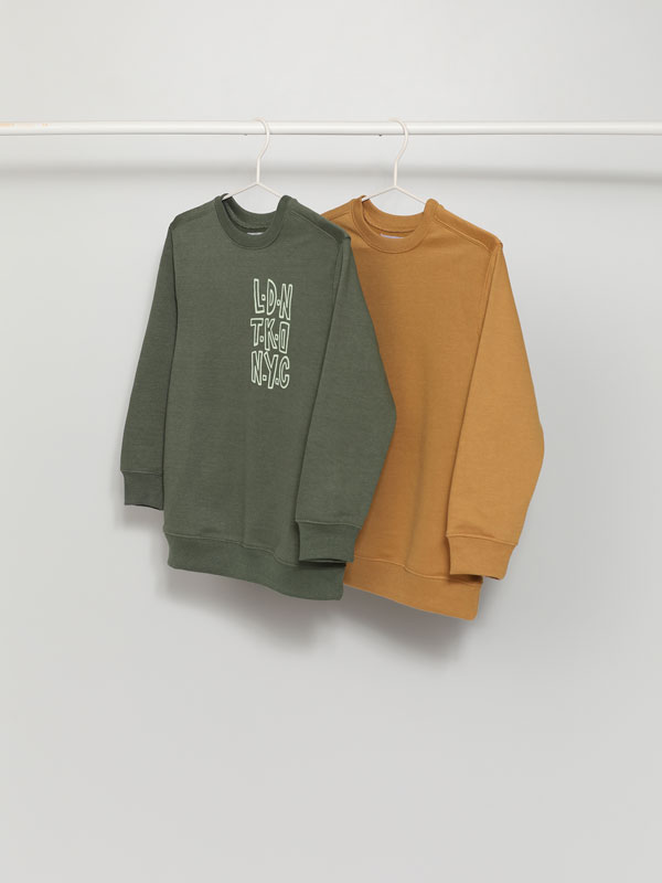 Pack of 2 contrast plain and printed sweatshirts