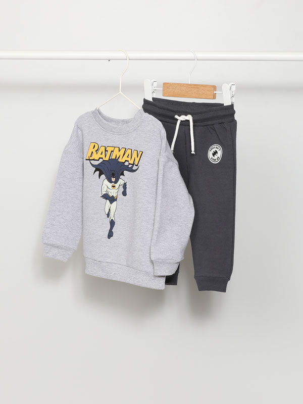Conjunto de sweatshirt e calças do Batman ©DC