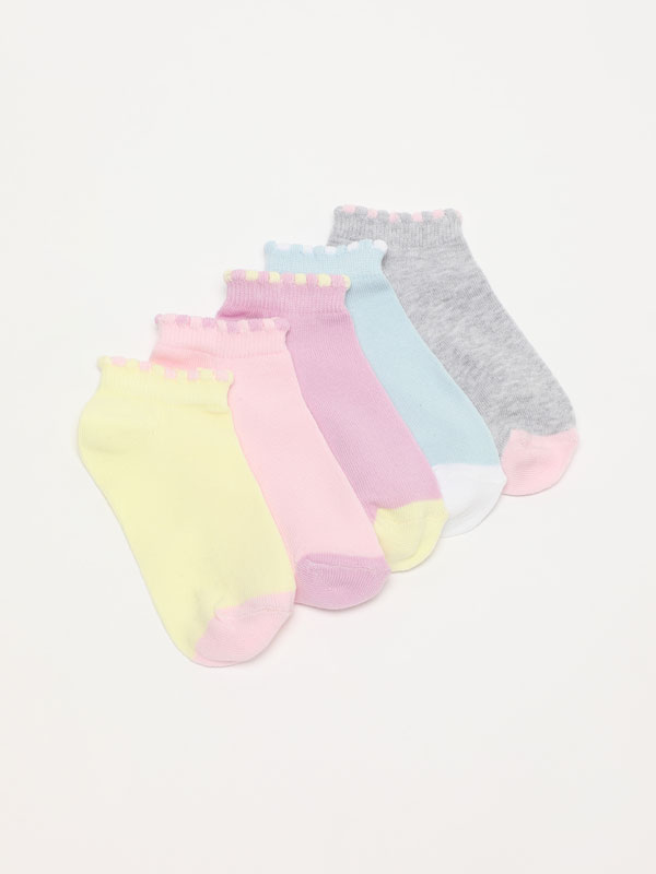 Pack of 5 pairs of ankle socks.