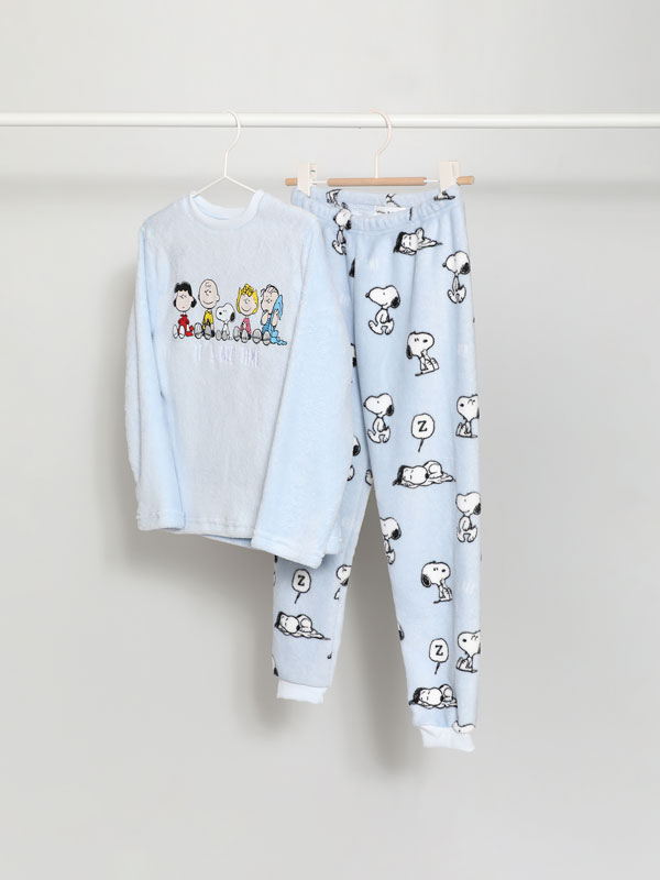 Snoopy Peanuts™ fuzzy pyjama set