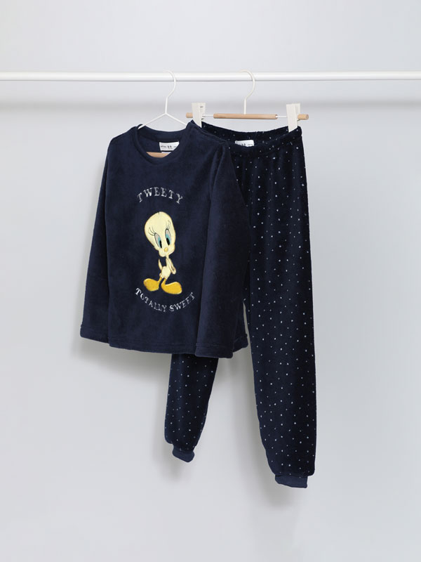 Pyjama set with a Tweety © & ™ WBEI print