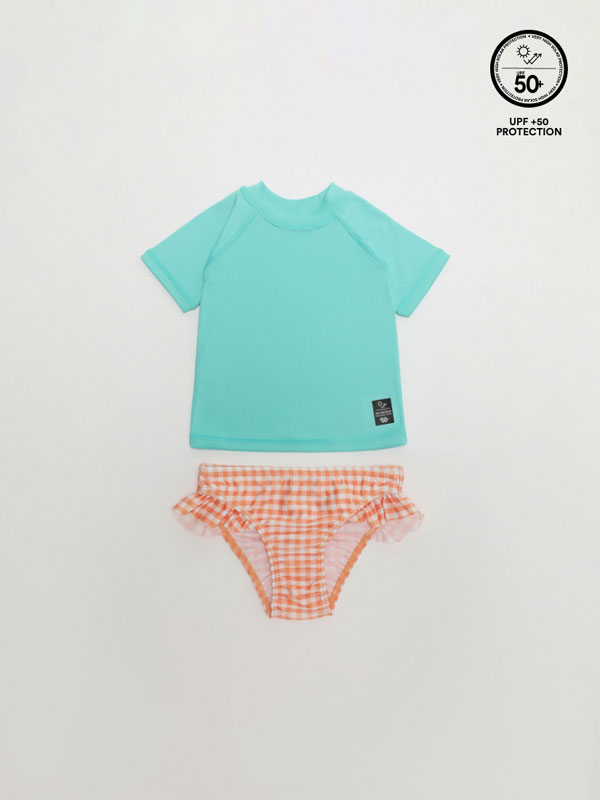 Swimsuit bottoms and sun protection UPF50 T-shirt set