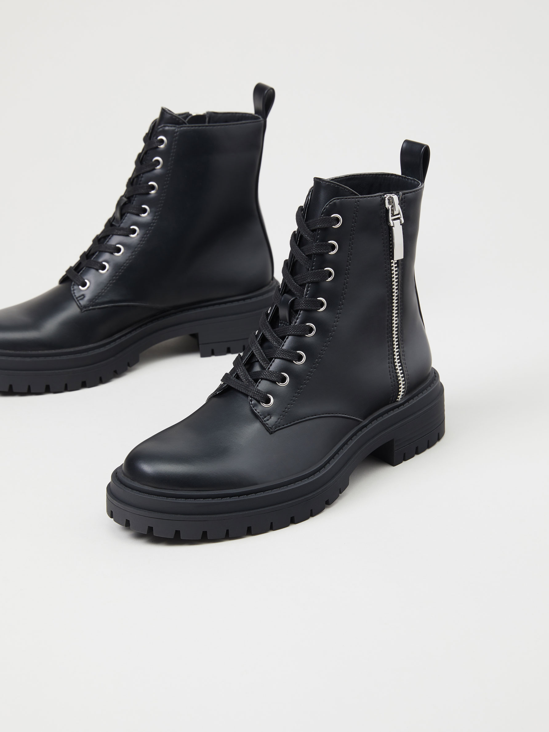 Botín cremallera lateral - Botas | Botines - ZAPATOS - TODA LA COLECCIÓN -  MUJER - | Lefties ESPAÑA