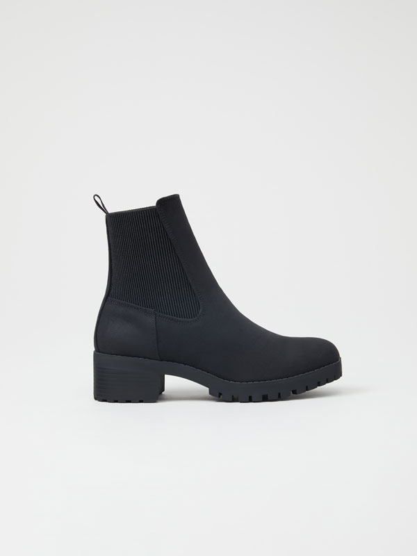 Botín elástico - Botas | Botines - ZAPATOS - TODA LA COLECCIÓN - MUJER - |  Lefties Mexico
