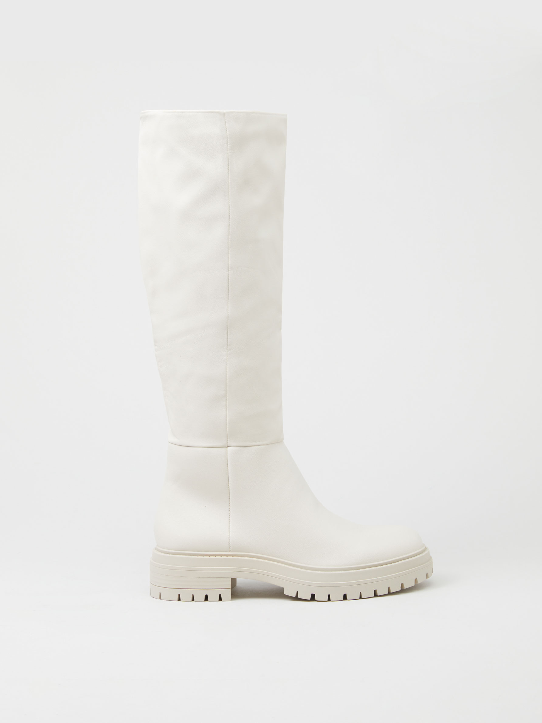 Bota alta plana - Botas | Botines - ZAPATOS - TODA LA COLECCIÓN - MUJER - |  Lefties España (Canarias)