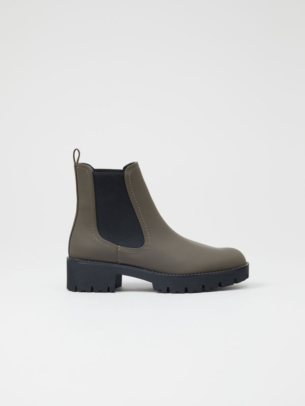 RUBBERISED CHELSEA BOOTS