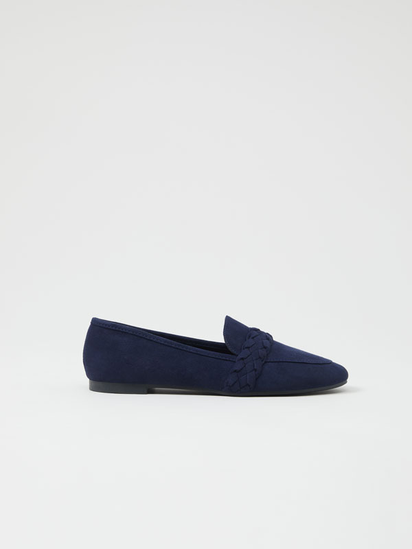 Loafers with plaited detail