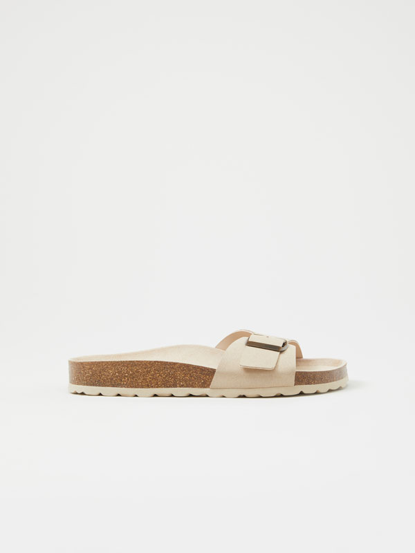 Sandalias planas de mujer | Lefties Nueva Colección