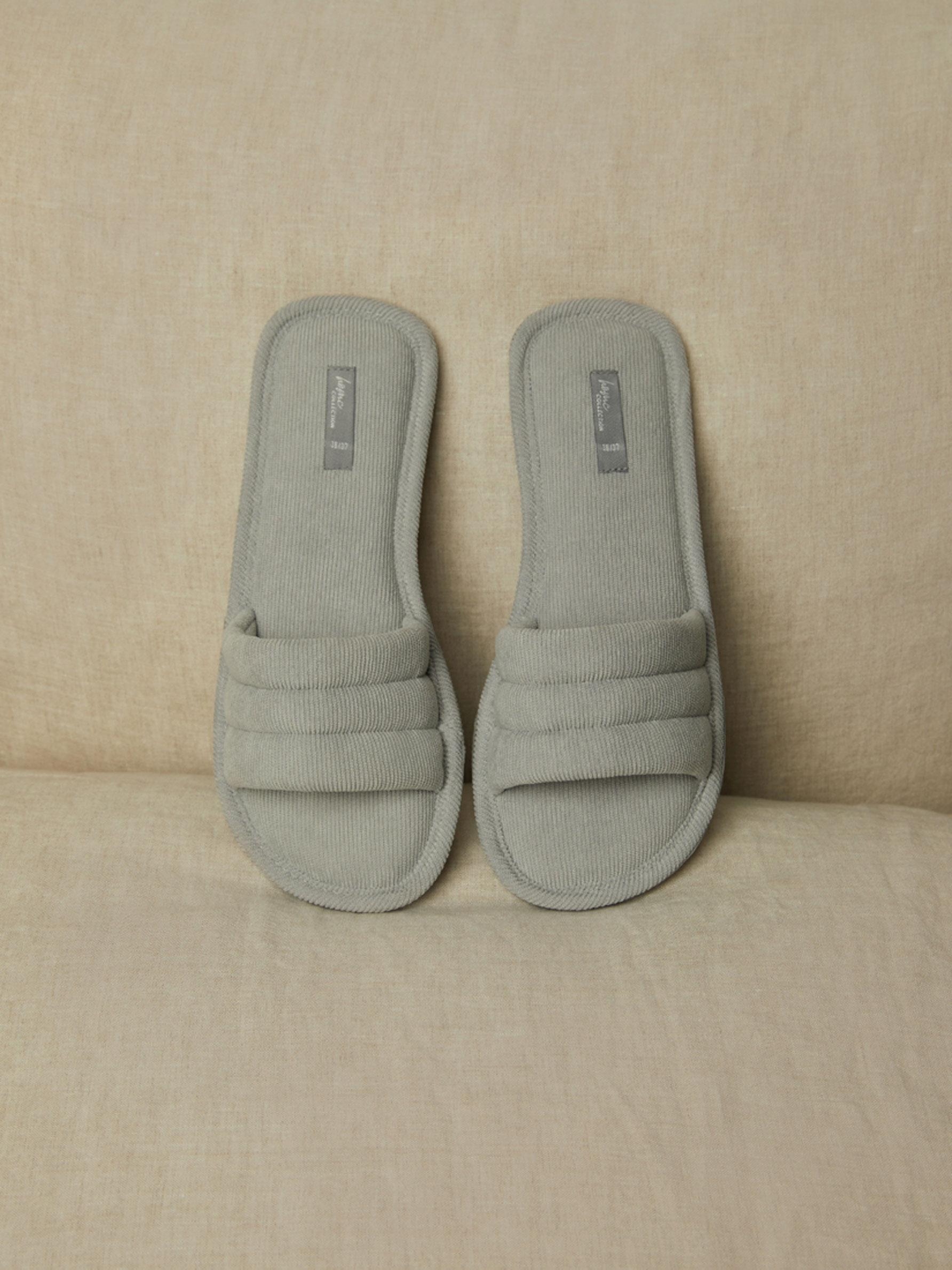 Sandalia de casa - Zapatillas de Casa - ZAPATOS - TODA LA COLECCIÓN - MUJER  - | Lefties España (Canarias)