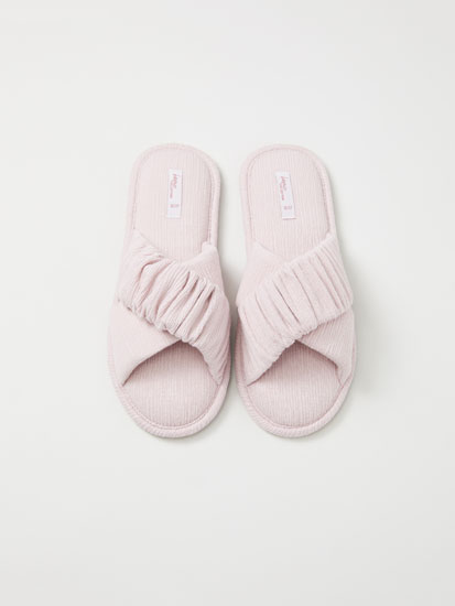 fenty house slippers
