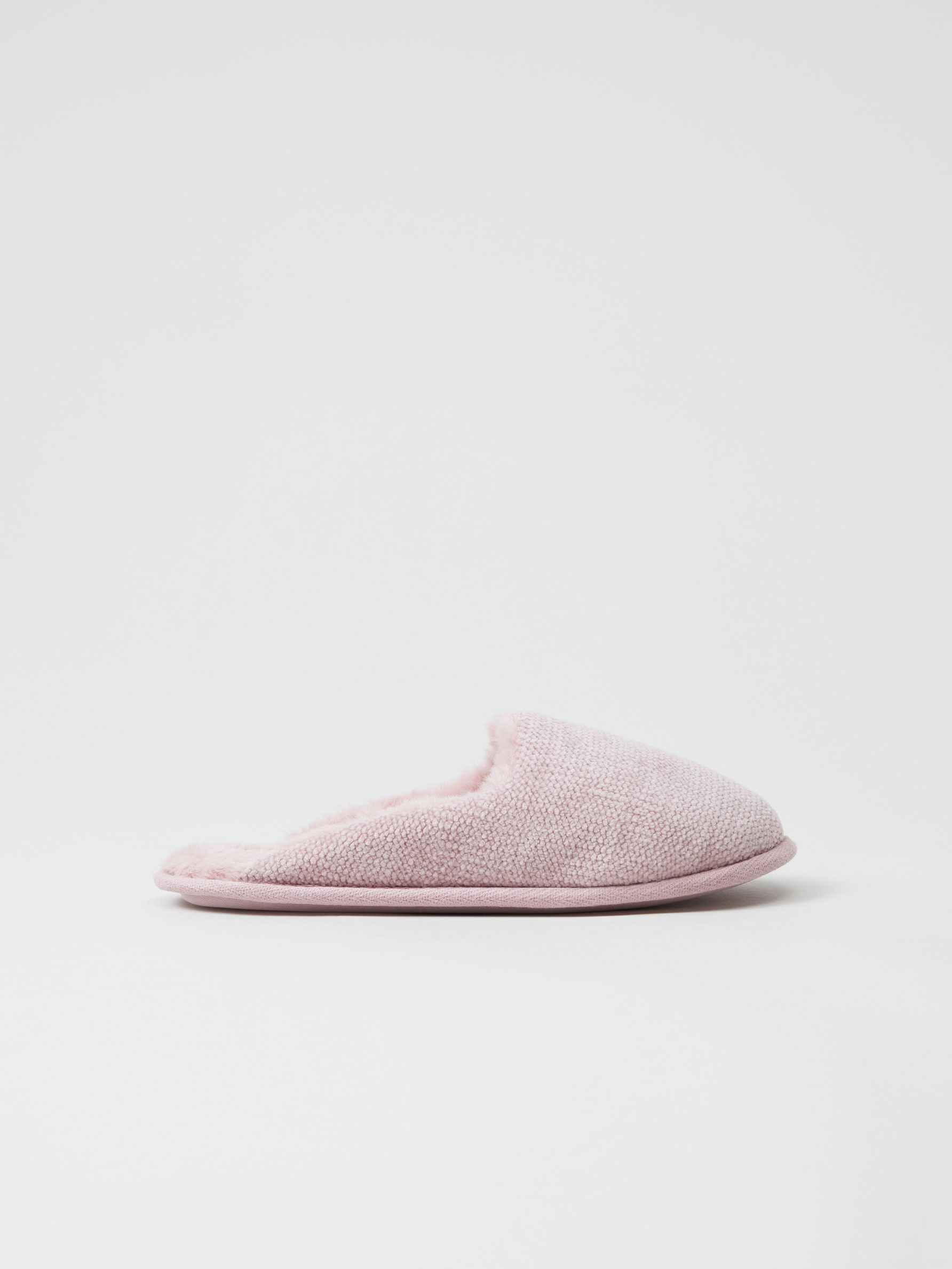 Zapatilla de casa - Novedades - ZAPATOS - TODA LA COLECCIÓN - MUJER - |  Lefties ESPAÑA