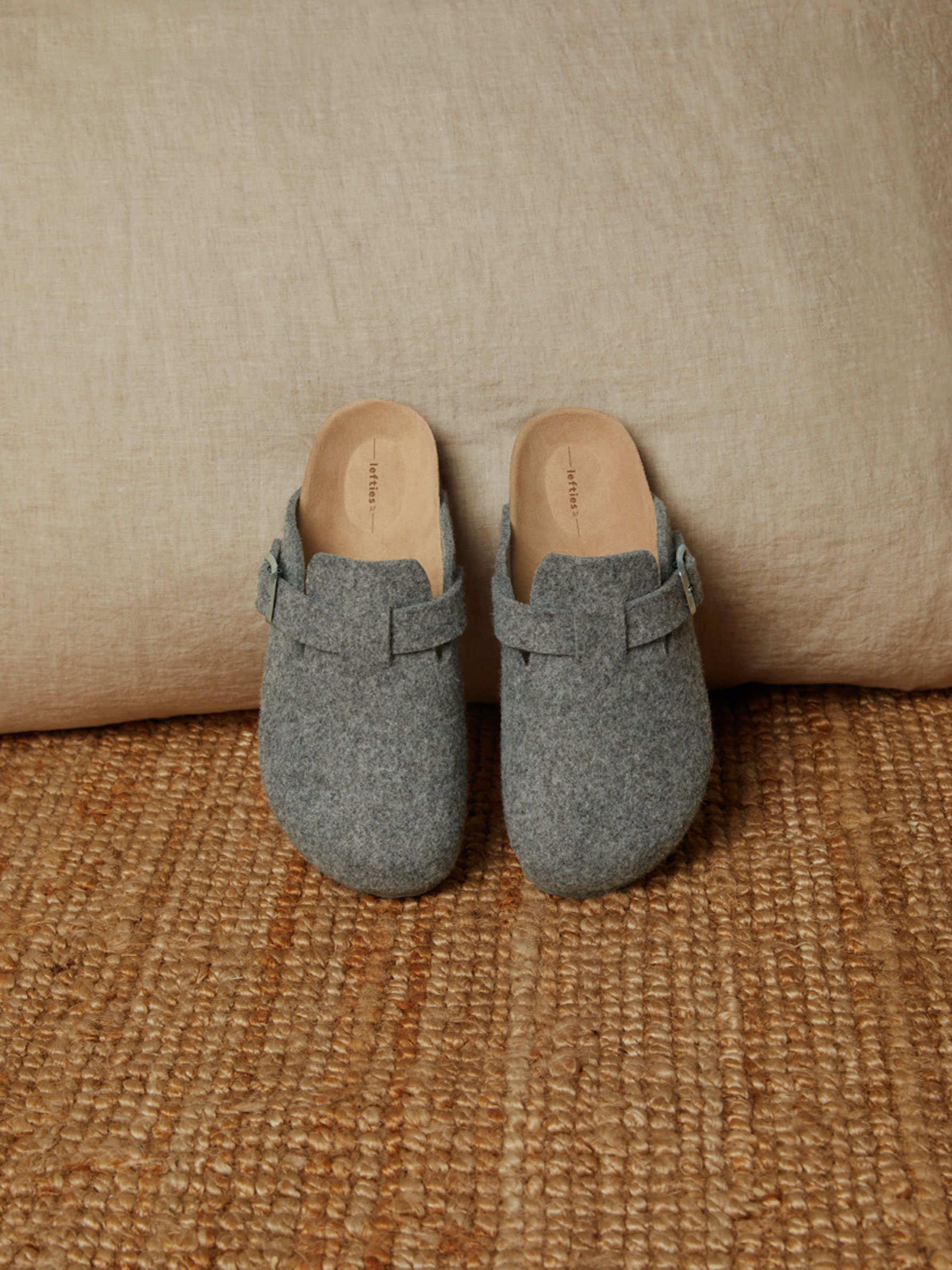 Zapatilla para casa - Zapatillas de Casa - ZAPATOS - TODA LA COLECCIÓN -  MUJER - | Lefties ESPAÑA