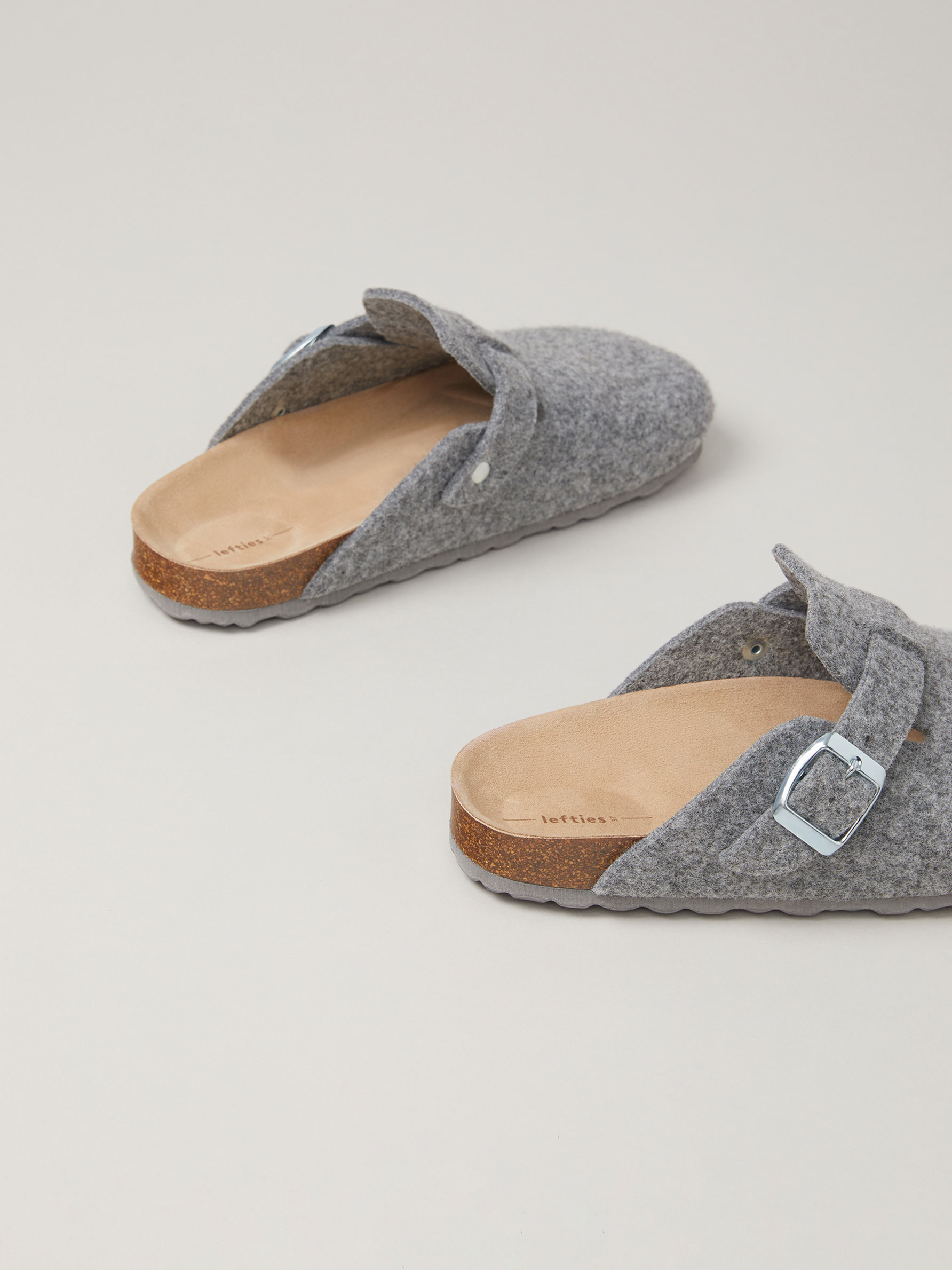 Zapatilla para casa - Zapatillas de Casa - ZAPATOS - TODA LA COLECCIÓN -  MUJER - | Lefties ESPAÑA