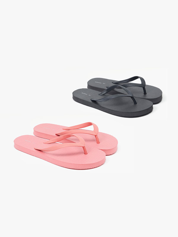 Pack of 2 pairs monochrome pool sandals