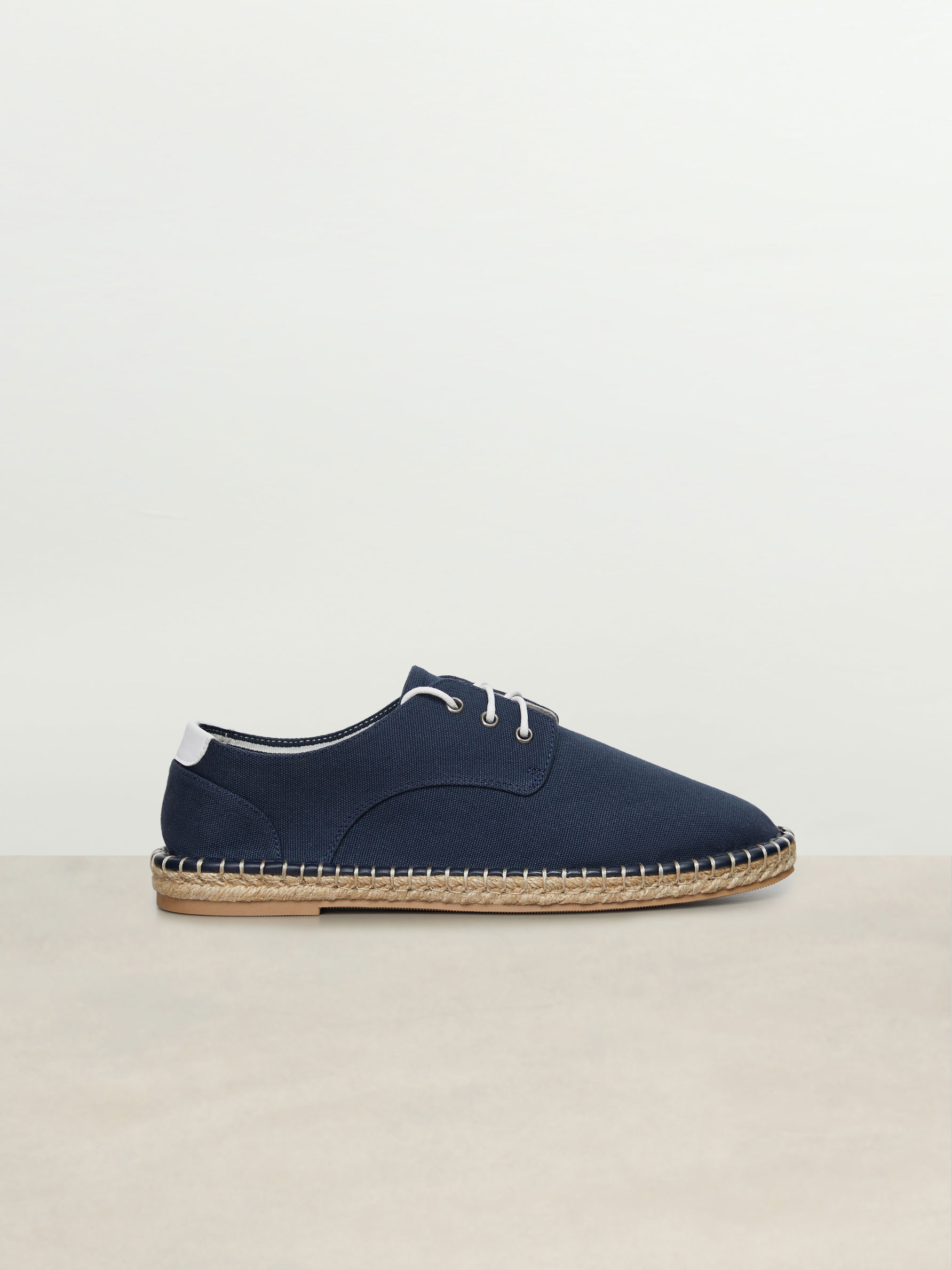 Comprar Online CÓMODAS DE INTERBIOS baratos y de calidad de la marca INTER- BIOS | Zapatos low cost | Calzado barato