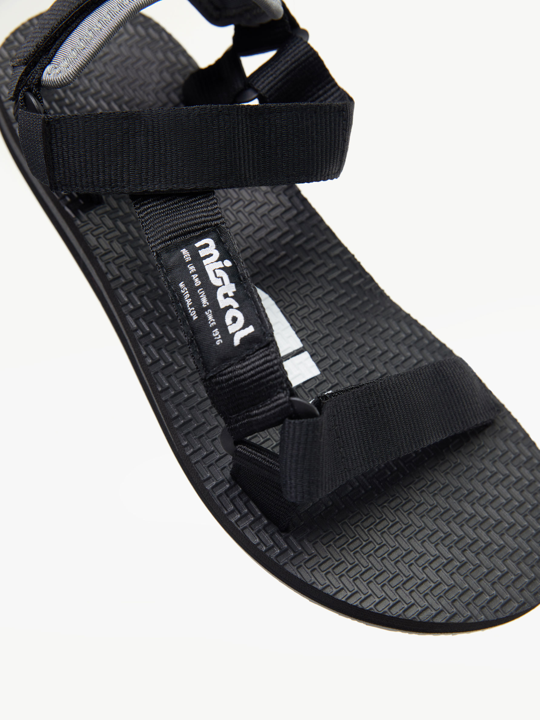 Sandalia deportiva Mistral x Lefties - Zapatos - TIENDA DE BAÑO - TODA LA  COLECCIÓN - HOMBRE - | Lefties ESPAÑA