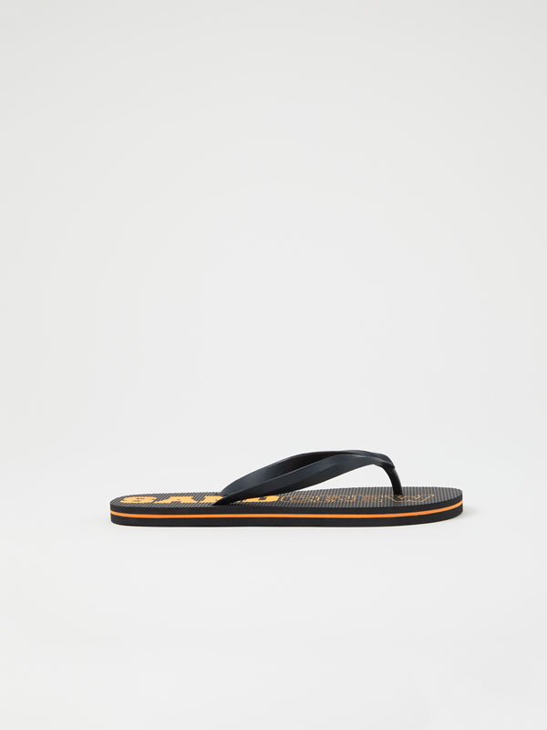 Chanclas mensaje - ZAPATOS - TODA LA COLECCIÓN - HOMBRE - | Lefties Mexico