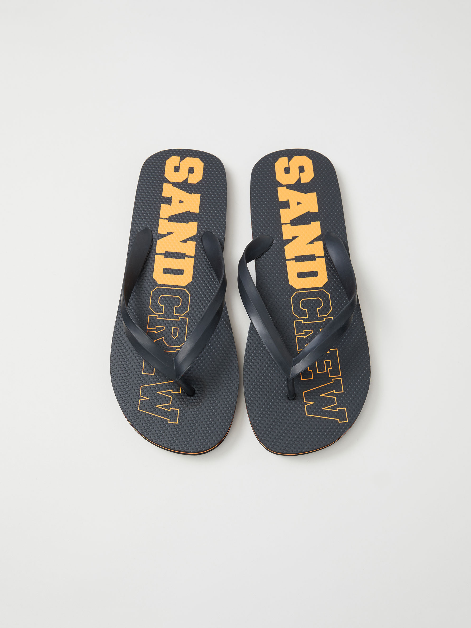 Chanclas mensaje - ZAPATOS - TODA LA COLECCIÓN - HOMBRE - | Lefties Mexico