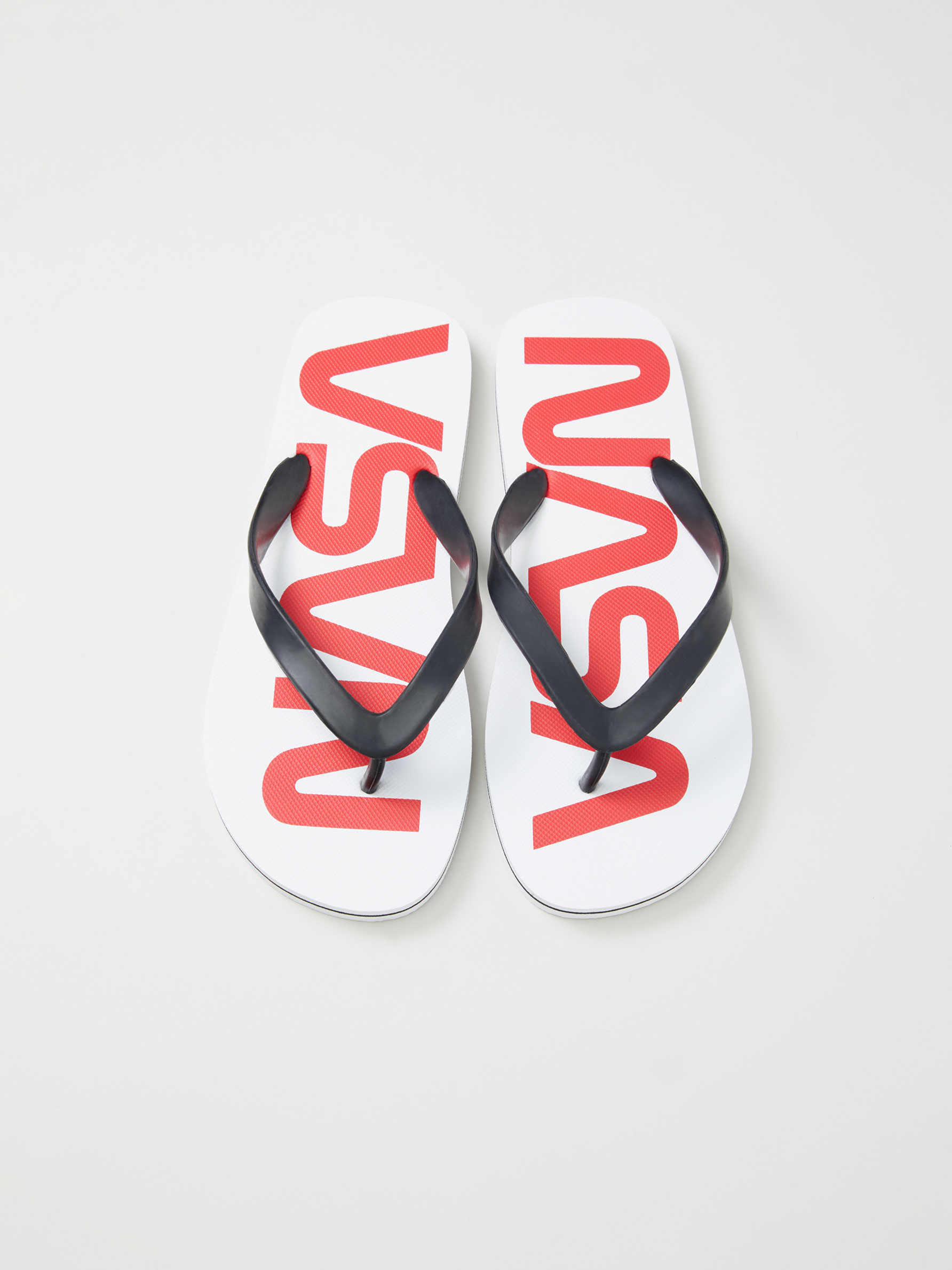 Chanclas NASA - Zapatos - TIENDA DE BAÑO - TODA LA COLECCIÓN - HOMBRE - |  Lefties Mexico
