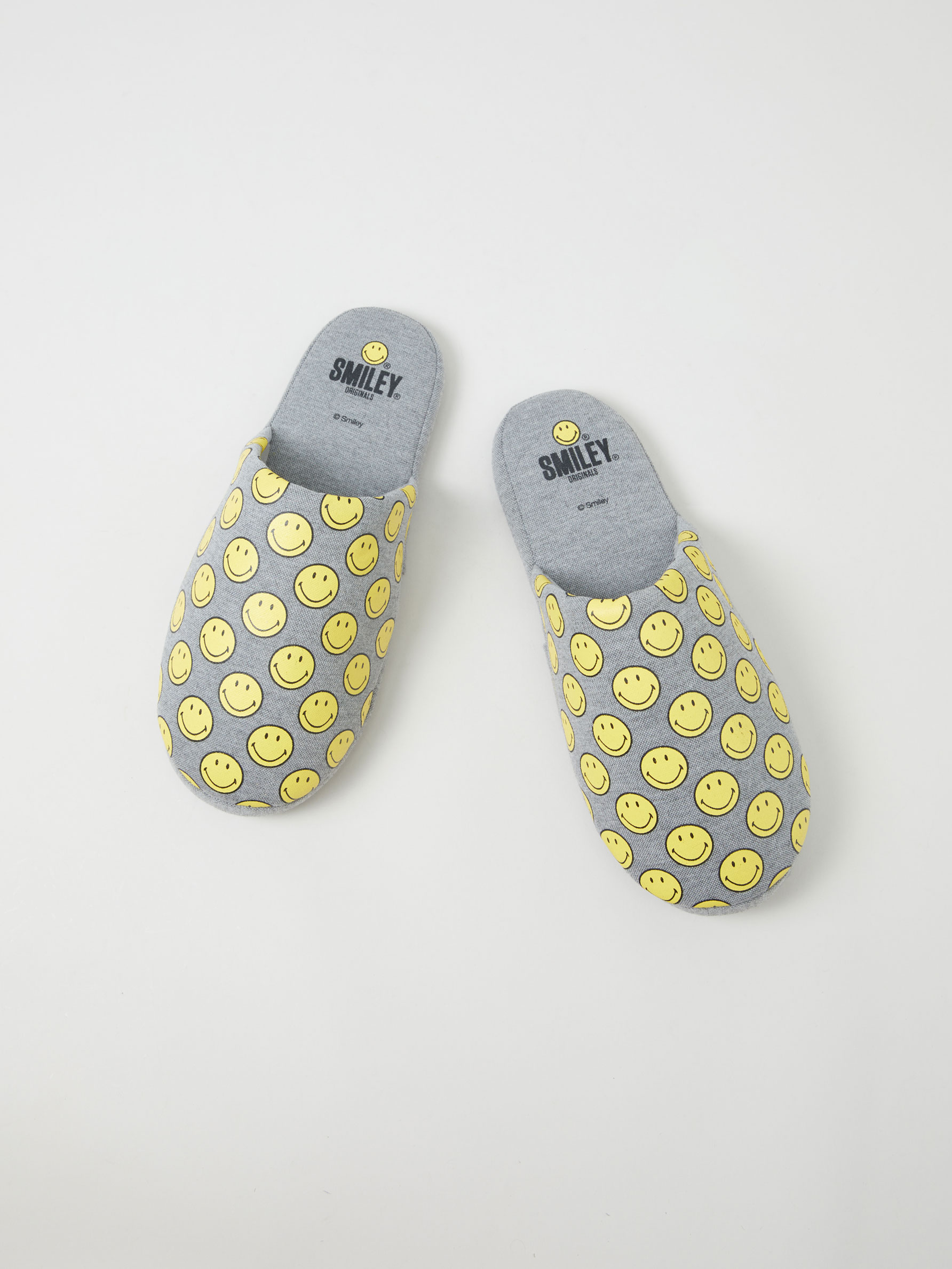 Zapatilla de casa SMILEY ® - Zapatillas de Casa - ZAPATOS - TODA LA  COLECCIÓN - HOMBRE - | Lefties ESPAÑA