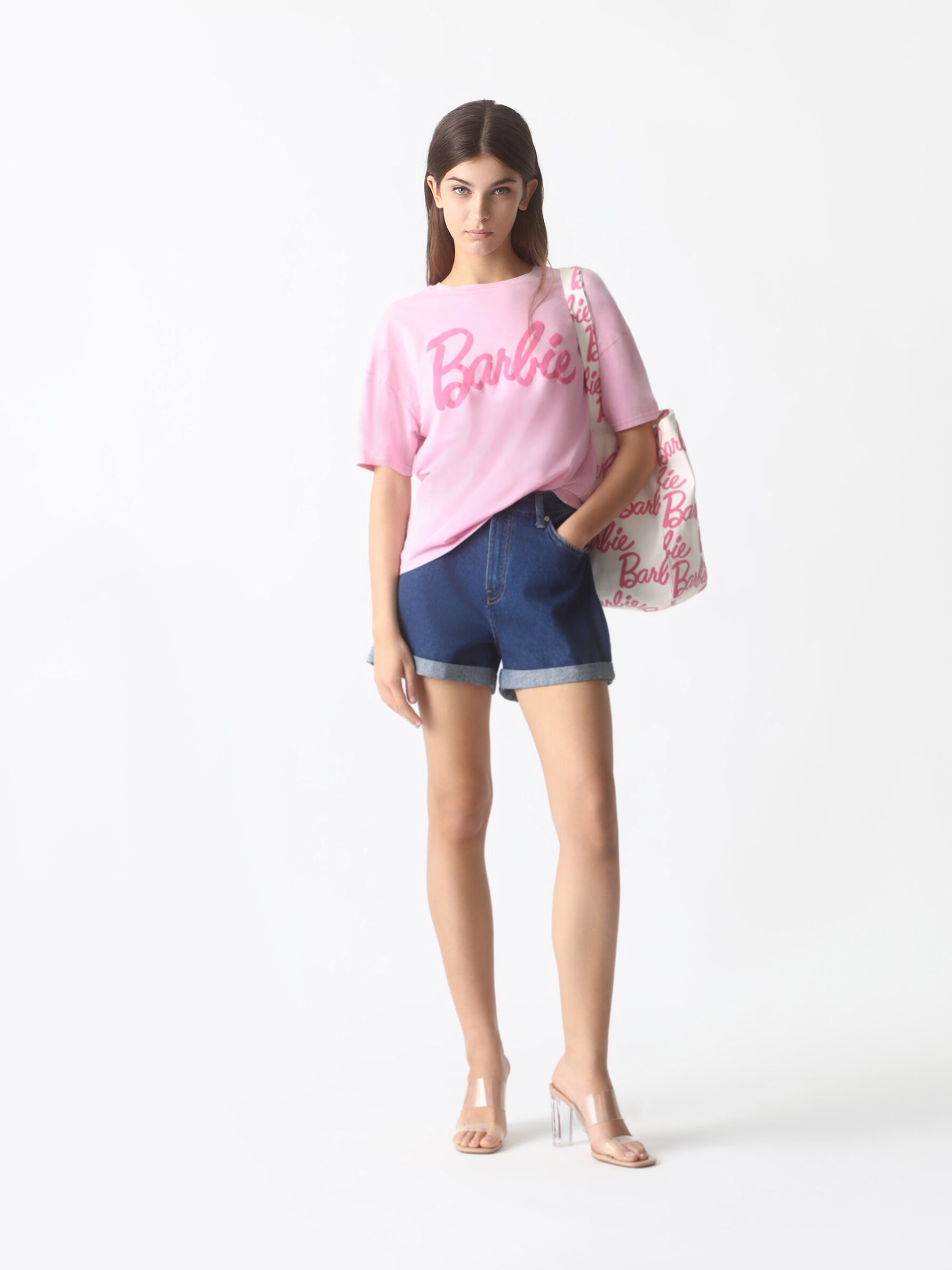 T shirt clearance barbie bershka