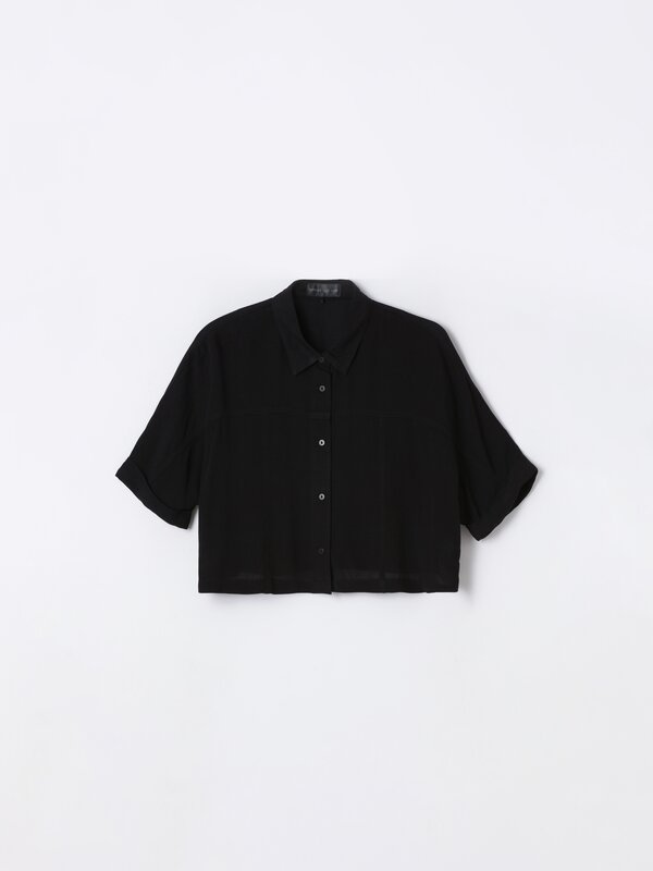 Flowing short sleeve cropped shirt