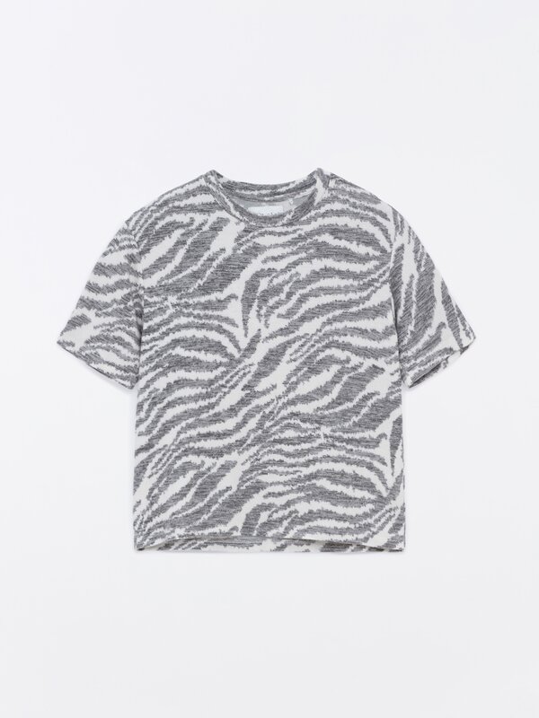 Short sleeve T-shirt with animal print