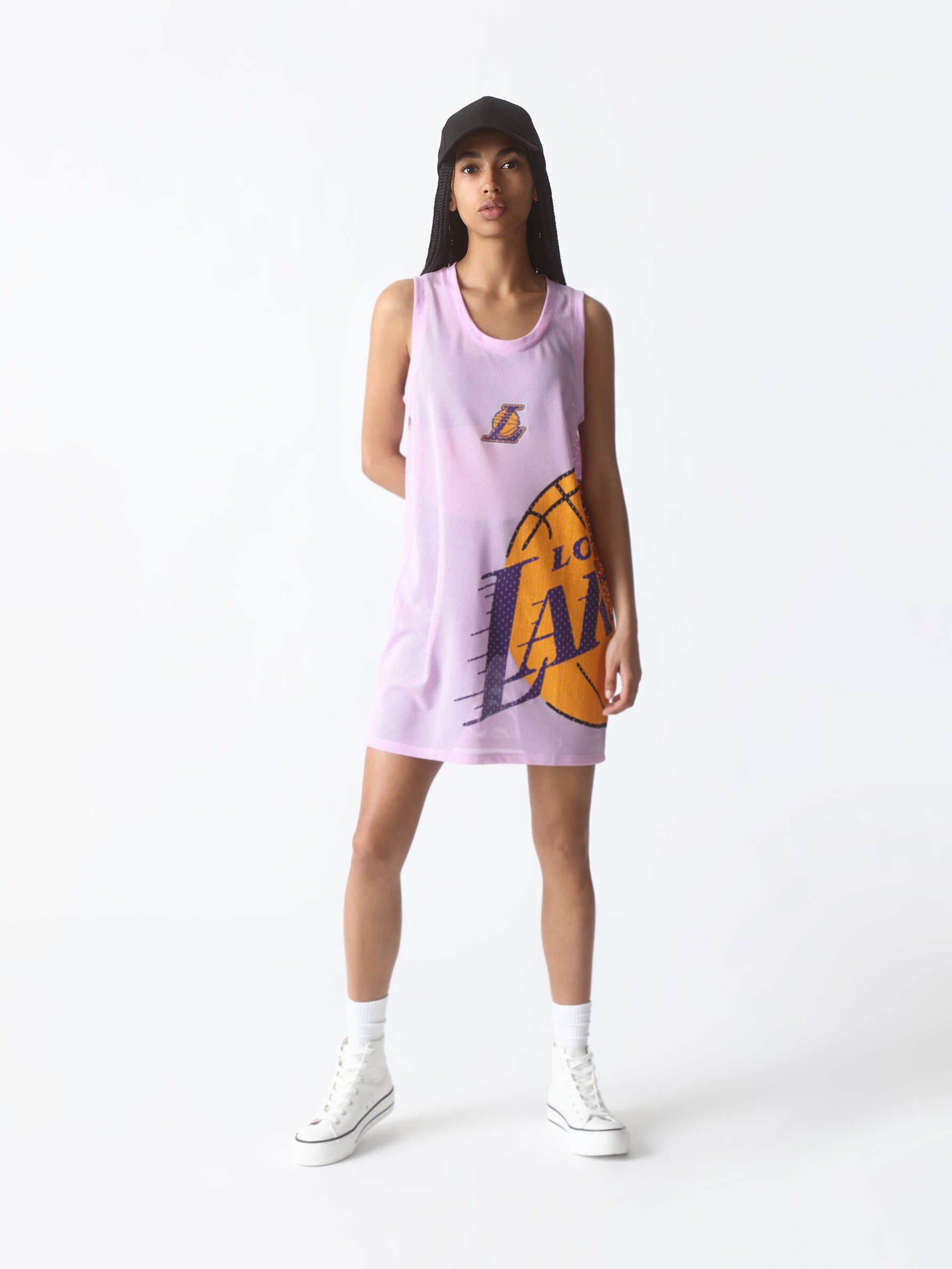 women lakers outfit
