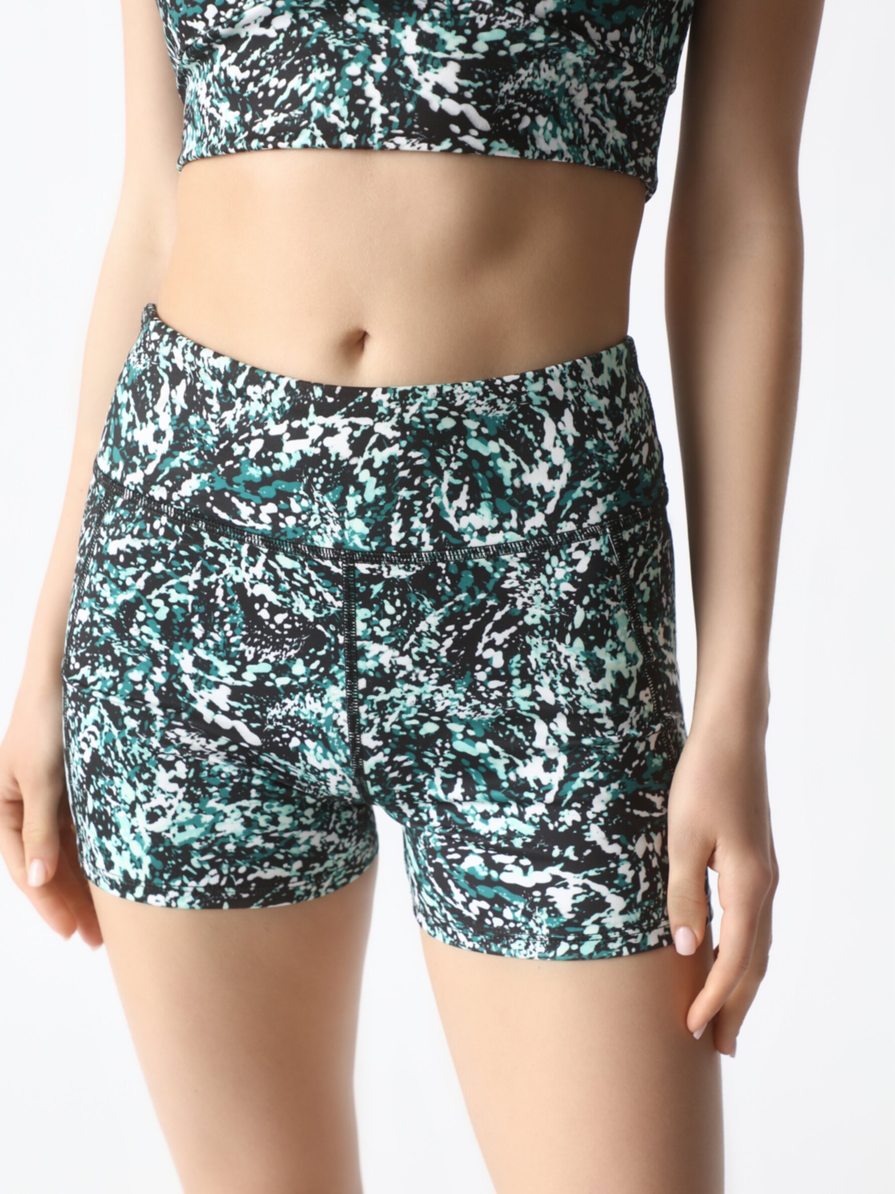 Hot pant sports discount shorts