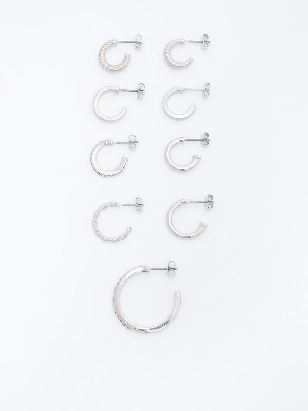 Set of 9 pairs of assorted hoop earrings