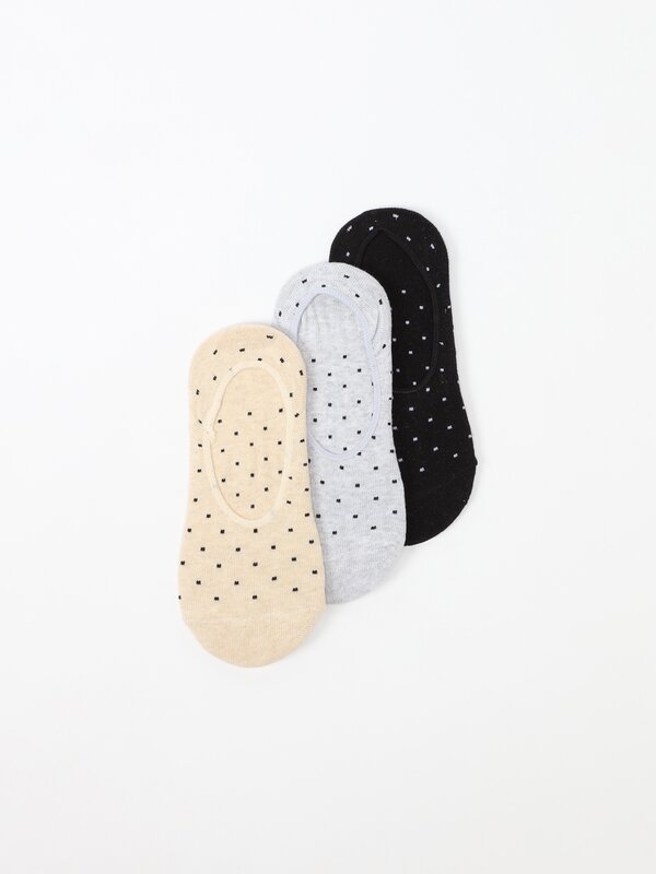 Pack of 3 pairs of contrast no-show socks.