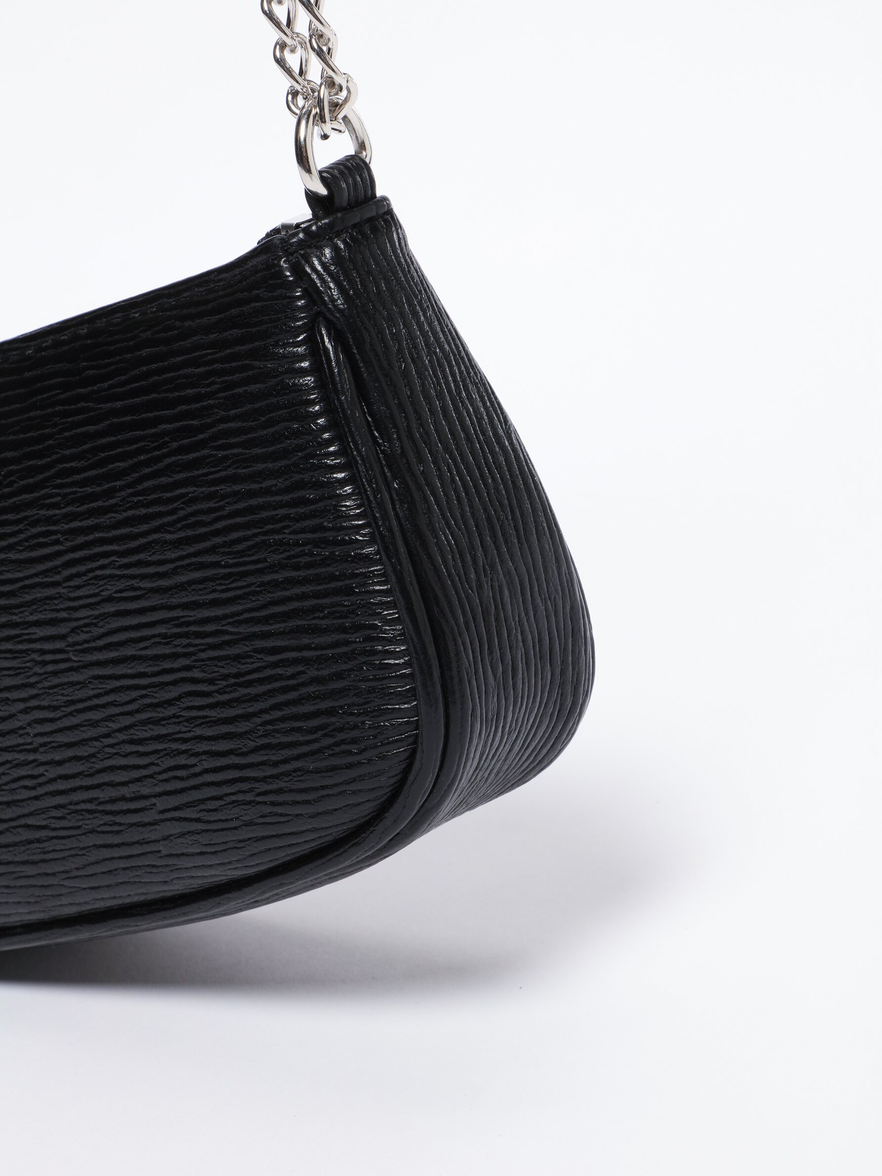 Black purse with outlet silver chain strap