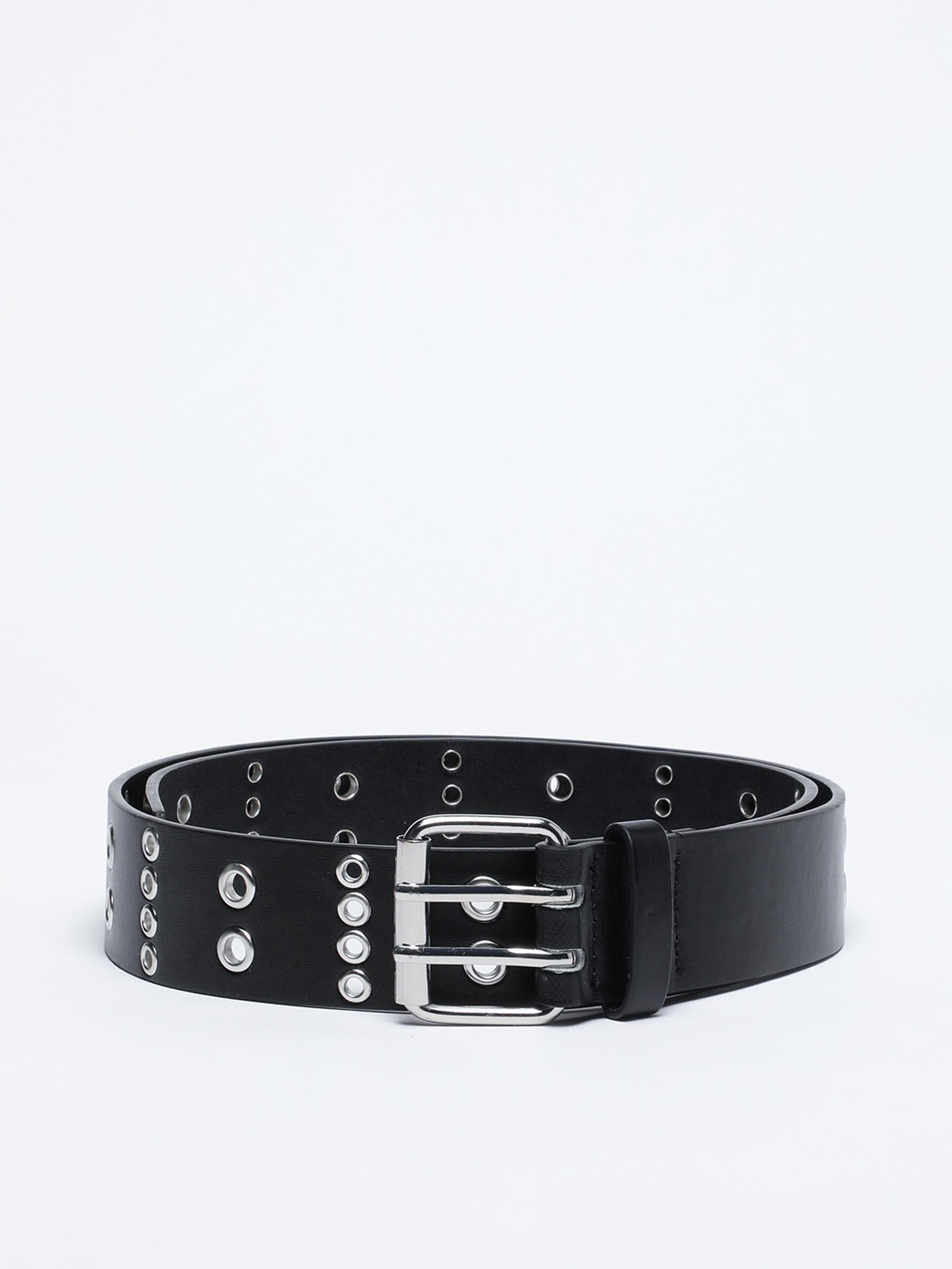 Belt shop with eyelets