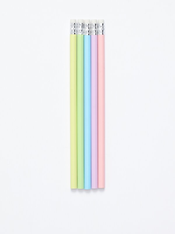 Pack of 5 pencils with eraser