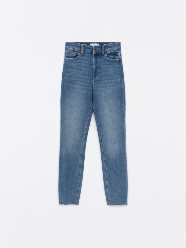 Skinny highwaist jeans.