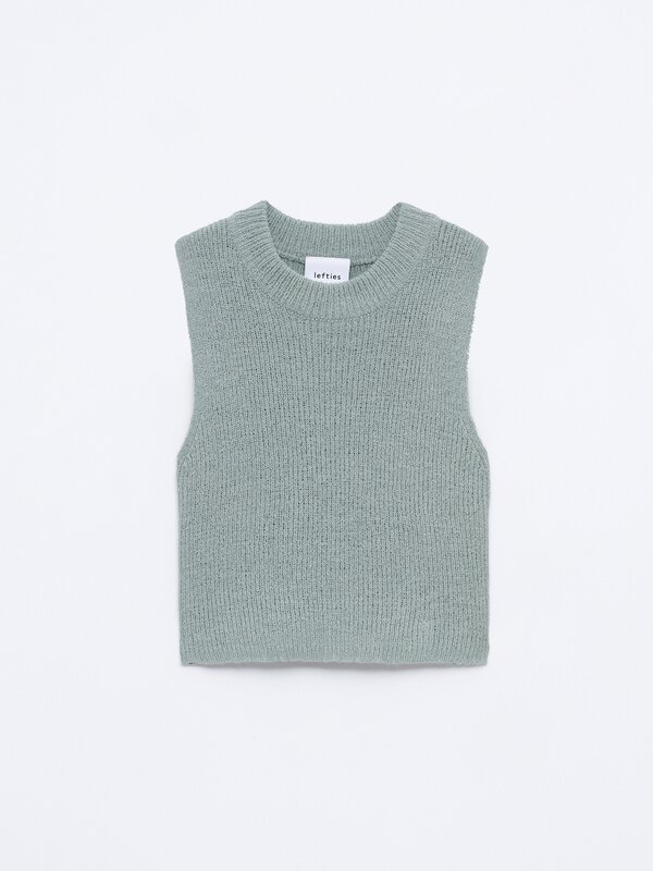 Sleeveless knit top