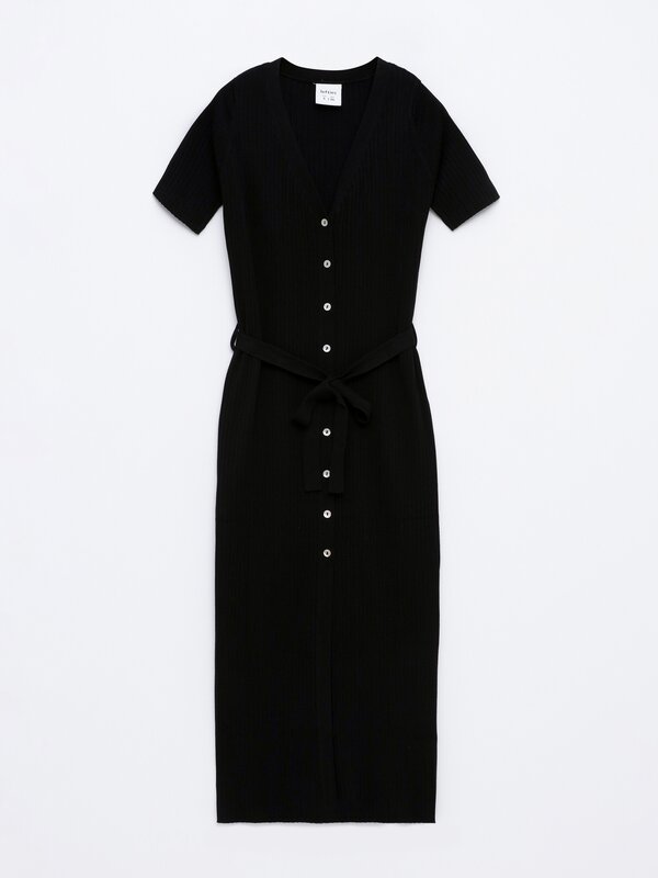 Ribbed dress with belt