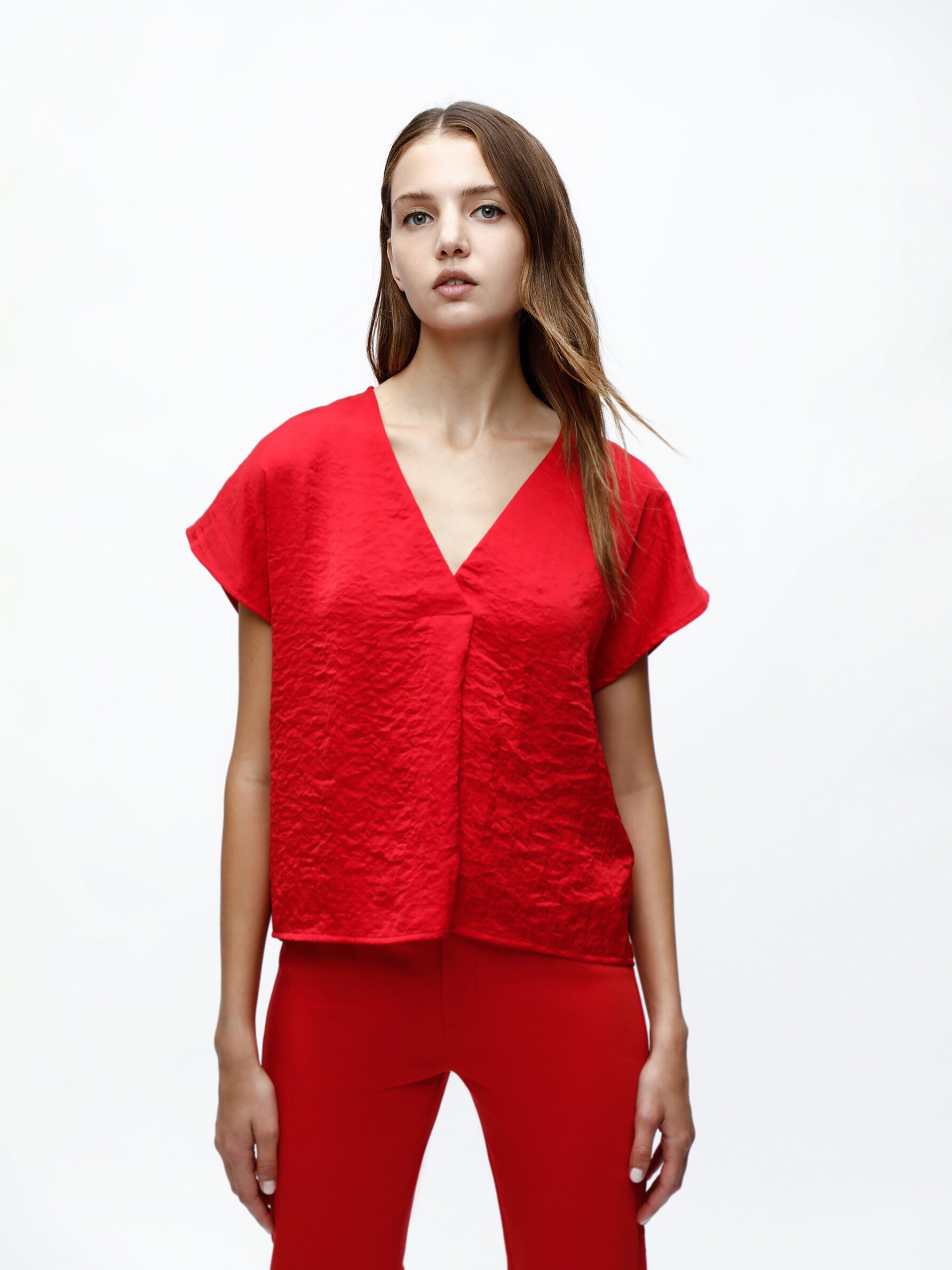 Blusa roja satinada hot sale