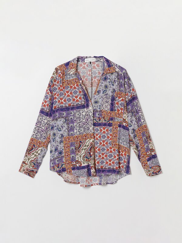 Flowing button-neck shirt
