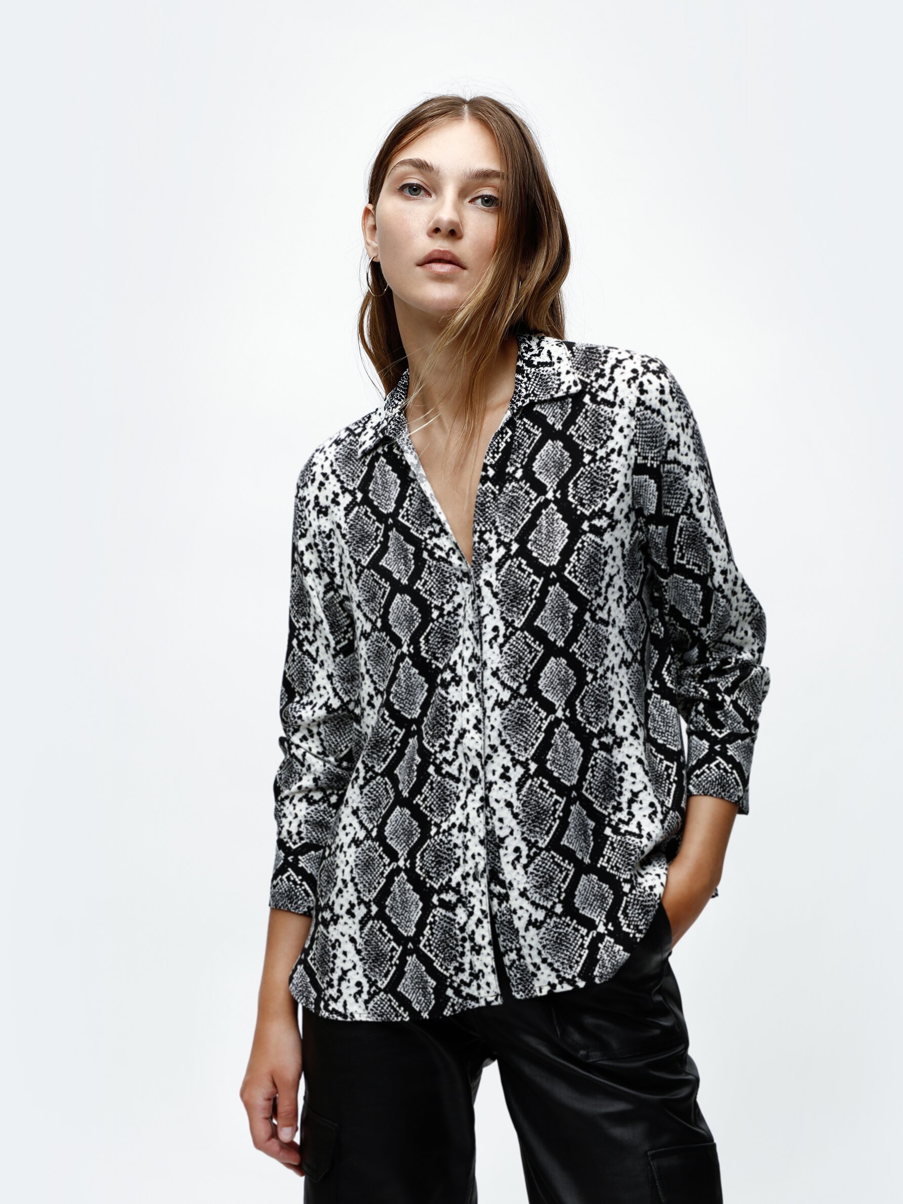 Camisa serpiente online mujer