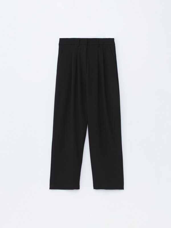 Carrot fit trousers