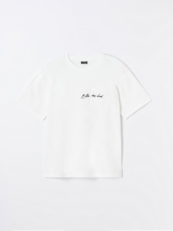 Embroidered T-shirt with pocket