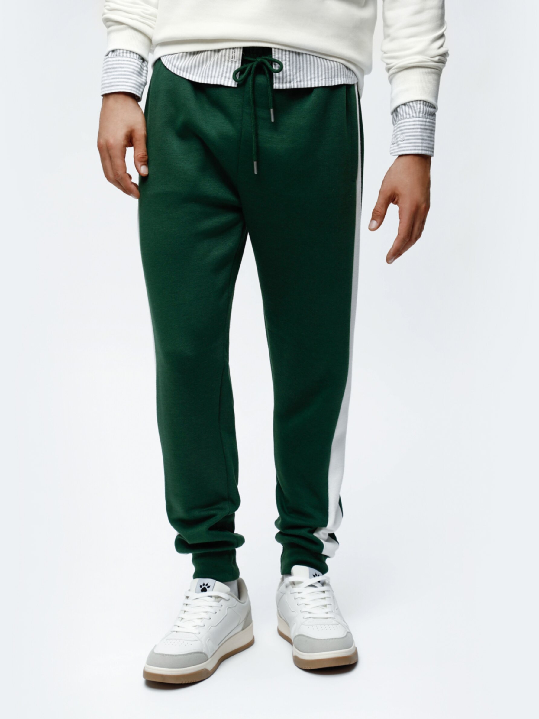 Tracksuit bottoms with discount stripe